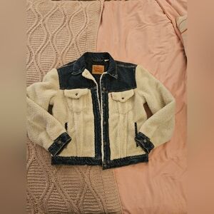 Levi’s Sherpa Jean Trucker Jacket Size Med
